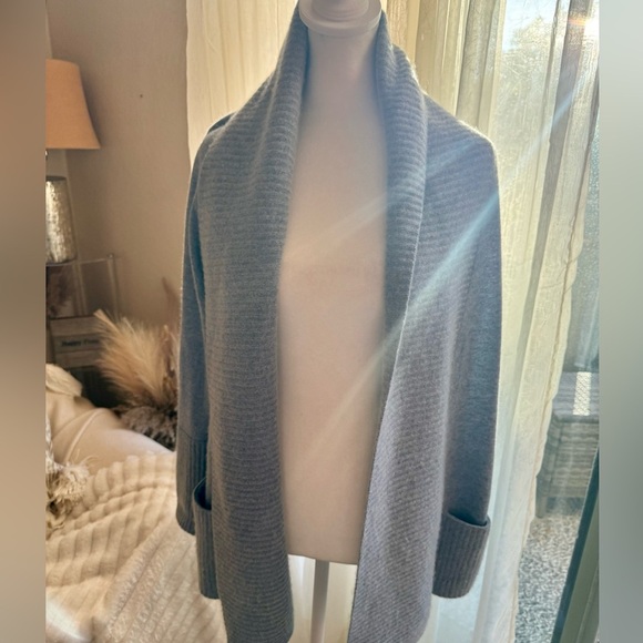 2 for 1 Cashmere Saks Cardigans - pink and blue - Picture 7 of 10